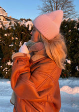 Load image into Gallery viewer, The classic alvii beanie - pink
